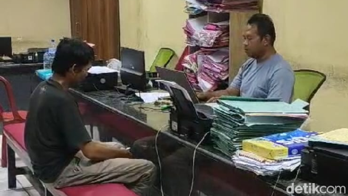 Pelaku yang cungkil mata pria di festival skuter di Gunung Putri, Bogor menyerahkan diri ke polisi.