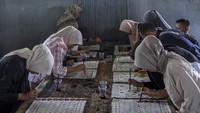 Selain itu, kegiatan juga sebagai upaya pelestarian budaya daerah tersebut. 