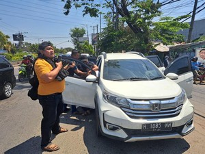 Detik-detik Menegangkan Polisi Sergap Pria Bersenjata Penembak Pajero di Demak