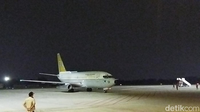 Pesawat TNI AU yang membawa pilot Susi Air, Philip Mark Mehrtens, telah mendarat di Bandara Halim Perdanakusuma, Jakarta Timur (Jaktim). (Kurniawan F/detikcom)