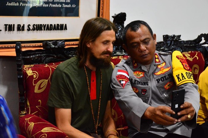Pilot Susi Air, Philip Mark Mehrtens.