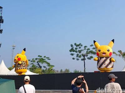 Pika Pika! Pikachu Berbatik Goyang Gemoy di PIK