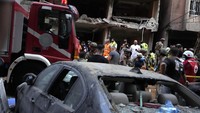 Hizbullah mengonfirmasi pada Jumat (20/9) tengah malam bahwa Aqil tewas dalam serangan Israel, dan memujinya sebagai salah satu pemimpin besar mereka. Dalam pernyataannya, Hizbullah menyebut Aqil terbunuh di area Dahiyeh, pinggiran selatan Beirut, dalam apa yang disebut sebagai pembunuhan yang berbahaya oleh Israel. AP/Hassan Ammar