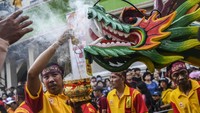 Prosesi arak-arakan melibatkan hampir 2.500 peserta.