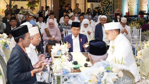 Presiden Jokowi menjadi saksi nikahan anak ketiga Khofifah