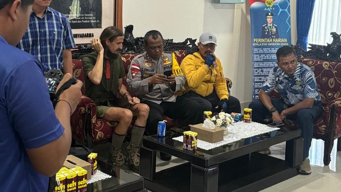 Satuan Tugas (Satgas) Operasi Damai Cartenz gabungan TNI-Polri berhasil membebaskan pilot Susi Air, Kapten Philip Mark Mehrtens dari  KKB di Papua (dok Istimewa)