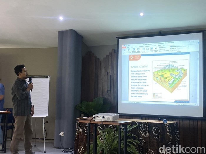 Sesi diskusi pakar soal pengurangan luas wilayah KBAK Gunung Sewu, Sabtu (21/9/2024).