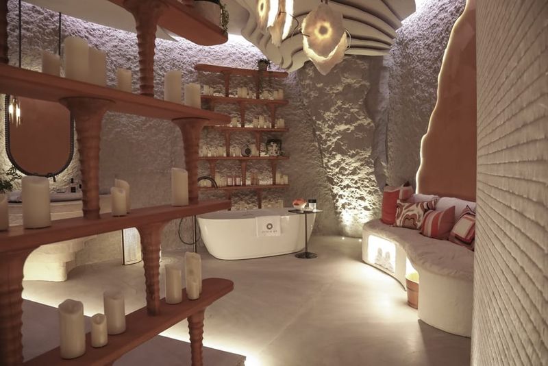 Spa Karya Vivianne Faye di The Colours of Indonesia (TCOI) 2024 bertema 'Summer Home'.