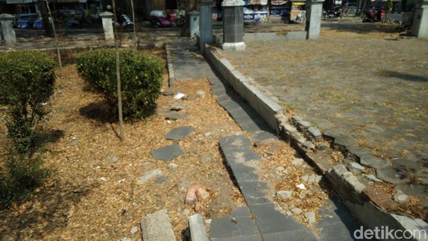 Taman Tugu Anugrah Wahana Tata Nugraha Kota Cirebon