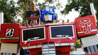 Banyak yang menyukai karyanya karena detail yang menyerupai karakter aslinya. Dalam proses pembuatan, Anwar tidak menggunakan sketsa, melainkan hanya mengandalkan replika mini dan insting untuk hasil akhir.