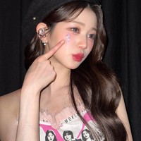 Jadi standar kecantikan, gaya dan makeup ala Wonyoung kini tengah menjadi tren di kalangan beauty enthusias di Korea. Foto: Instagram