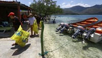 Kegiatan ini dalam rangka menjaga pantai dan laut tetap bersih.