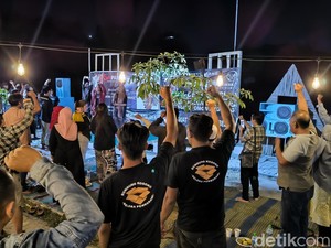 Warga Gresik Deklarasi Menangkan Bumbung Kosong