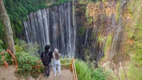 Pemerintah kabupaten setempat meluncurkan aplikasi Tourist Information System (TIS) berbasis android bernama Lumajang Tourism dengan harapan dapat memberikan kemudahan bagi wisatawan dalam merencanakan perjalanan wisata di daerah Lumajang.
