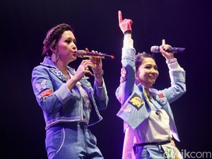 Pestapora hari kedua: Nostalgia bersama Duo Maia, Aksi Nyentrik Motherbank
