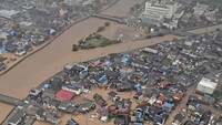 Hujan lebih dari 120 mm (4,7 inci) tercatat di Wajima pada Sabtu (21/9) pagi, NHK melaporkan, hujan paling lebat di wilayah tersebut.