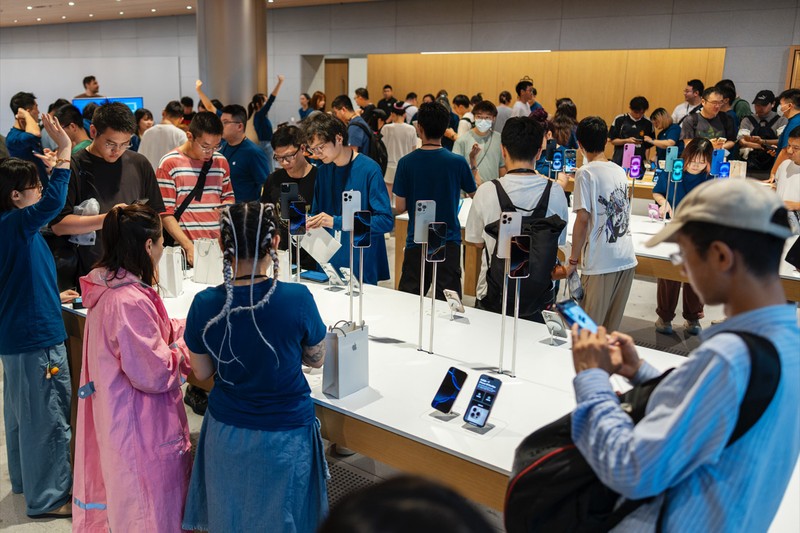 iPhone 16 di Apple Store