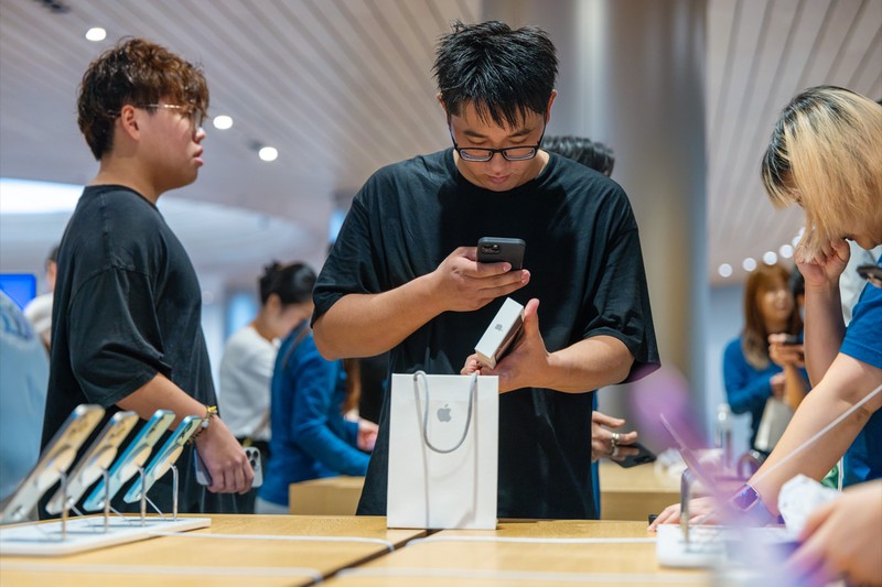 iPhone 16 di Apple Store