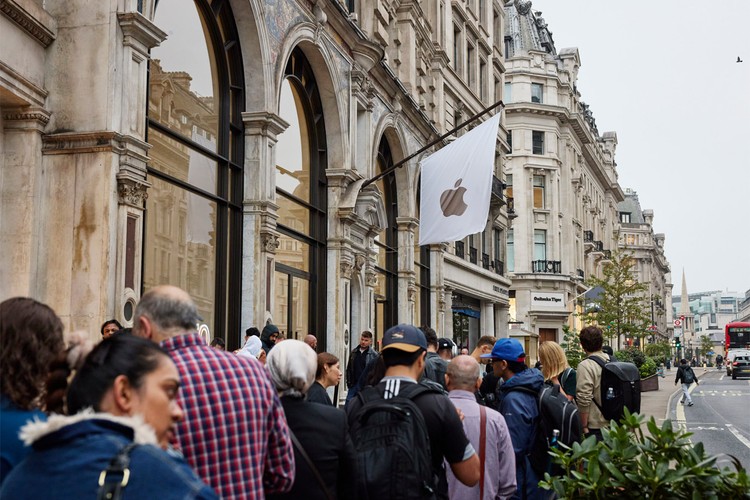 iPhone 16 di Apple Store