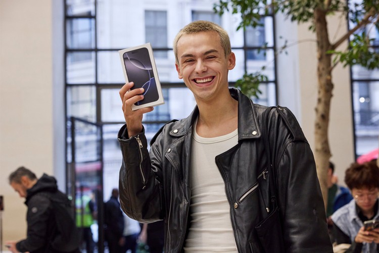 iPhone 16 di Apple Store