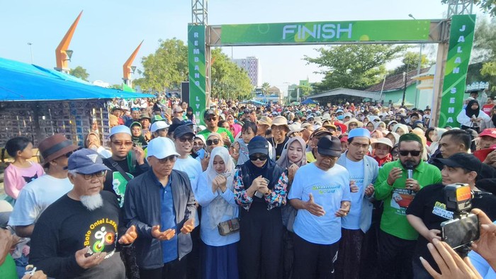 Jalan sehat bersama LYVU di Rembang, Minggu (22/9/2024).