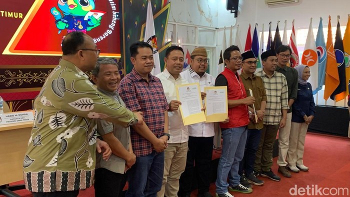 KPU Jatim tetapkan tiga paslon di Pilgub 2024.