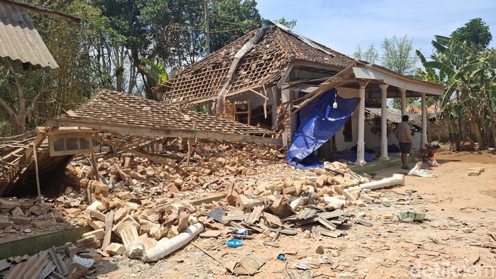ledakan di petasan