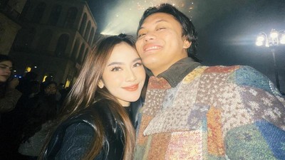 Serunya Rizky Febian dan Mahalini Saat Masak dan Makan Bersama