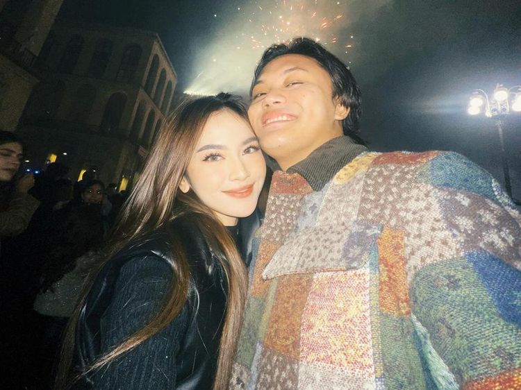 Serunya Rizky Febian dan Mahalini Saat Masak dan Makan Bersama