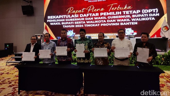 Penandatangan hasil DPT hasil rekapitulasi oleh KPU Banten