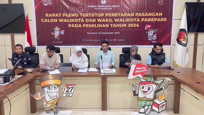 Rapat pleno penetapan paslon Pilwalkot Parepare 2024 oleh Komisioner KPU Parepare.