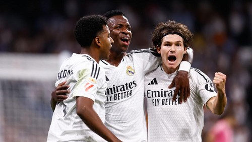 MADRID, SPAIN - SEPTEMBER 21: Rodrygo Goes, Vinicius Junior and Fran Garcia of Real Madrid celebrate a goal during the Spanish League, LaLiga EA Sports, football match played between Real Madrid and RCD Espanyol at Santiago Bernabeu stadium on September 21, 2024, in Madrid, Spain. (Photo By Dennis Agyeman/Europa Press via Getty Images)