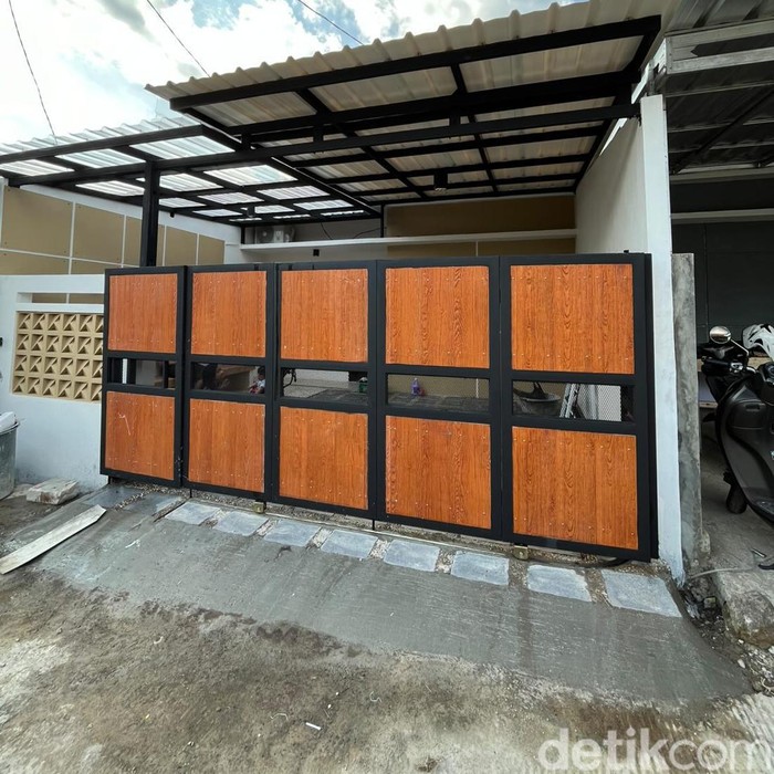 Renovasi rumah subsidi tipe 30/60 hasilnya membuat warganet kagum karena terlihat estetis dan nyaman.