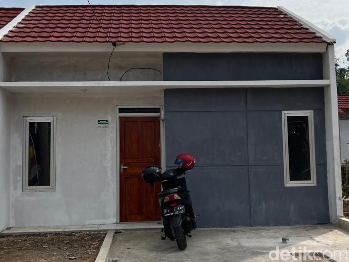 Renovasi rumah subsidi tipe 30/60 hasilnya membuat warganet kagum karena terlihat estetis dan nyaman. Renovasi rumah subsidi tipe 30/60 hasilnya membuat warganet kagum karena terlihat estetis dan nyaman.