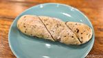 Roti Sourdough yang Lembut Chewy Ada di Artisan Bakery Tebet