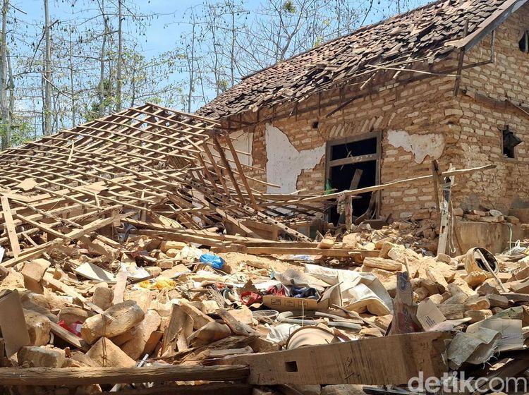 Dahsyatnya Ledakan di Sumenep Hancurkan Rumah-Tewaskan 2 Orang