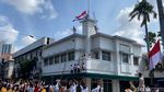 Teatrikal Peristiwa Perobekan Bendera Belanda di Surabaya