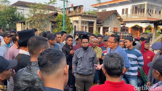 Warga geruduk ponpes di kampak Trenggalek