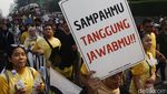 Wow! Ada Ular Sampah Raksasa di Jakarta