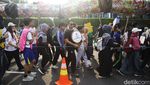 Wow! Ada Ular Sampah Raksasa di Jakarta