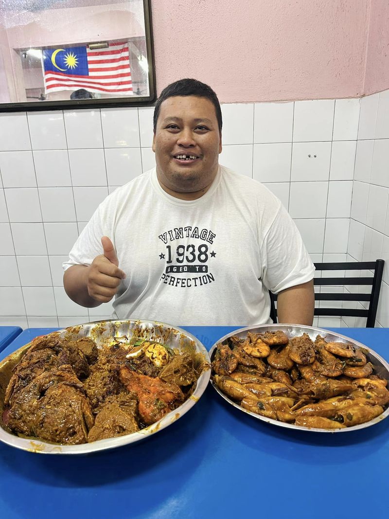 Wow! Pria Ini Pecahkan Rekor Beli Seporsi Nasi Kandar Rp 1,4 Juta