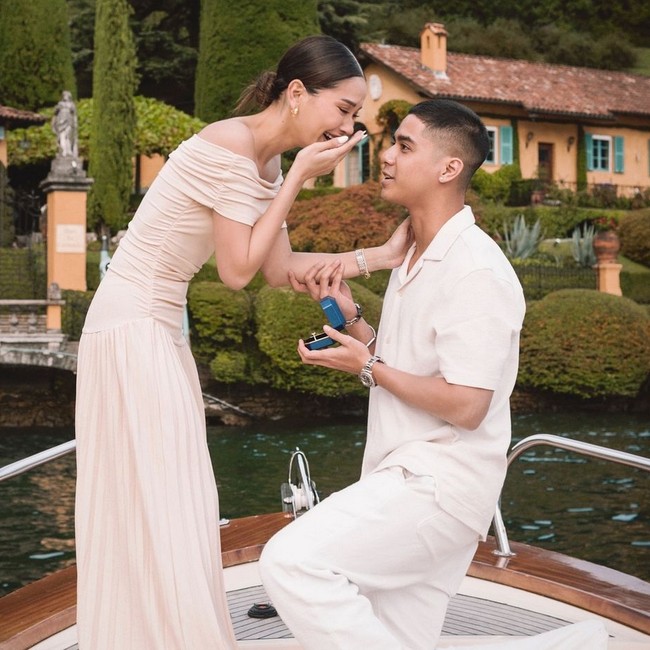 Potret 10 Artis dengan Lamaran Pernikahan Paling Romantis di 2024