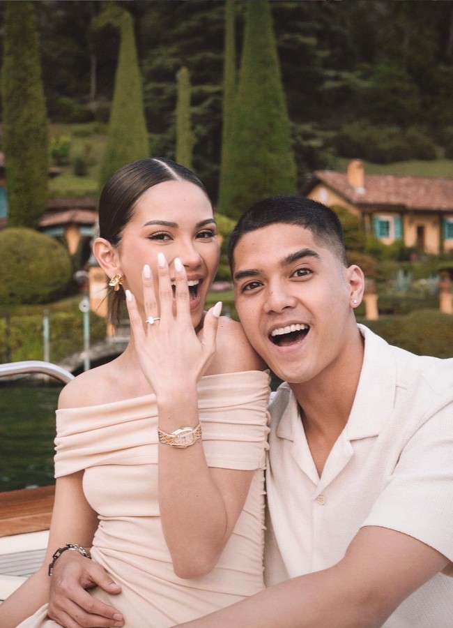 Pasangan yang sempat putus-nyambung selama delapan tahun ini kembali bersama. Al Ghazali melamar Alyssa Daguise di Danau Como, Italia, pada 21 September 2024, menandai babak baru dalam hubungan mereka. Foto: Instagram/@alghazali7