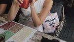 Gaya Cantik Alyssa Daguise saat Ngopi dan Makan Es Krim  di Paris