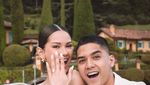 Gaya Cantik Alyssa Daguise saat Ngopi dan Makan Es Krim  di Paris