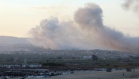 Militer Israel mengatakan telah menerang secara luas di Lebanon selatan usai mendeteksi rencana Hizbullah untuk menyerang komunitas Israel. REUTERS/Aziz Taher
