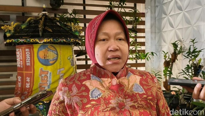 Bakal Calon Gubernur Jatim Risma saat berkunjung ke Blitar.