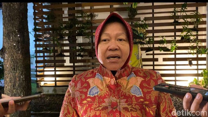 Bakal Calon Gubernur Jatim Risma saat berkunjung ke Blitar.