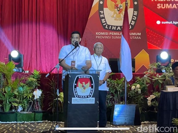 Bobby Nasution dan Surya saat sambutan usai pengundian nomor urut di Pilgub Sumut (Foto: Nizar Aldi/detikSumut)
