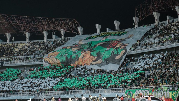 Bonek Persebaya Gelora Bung Tomo